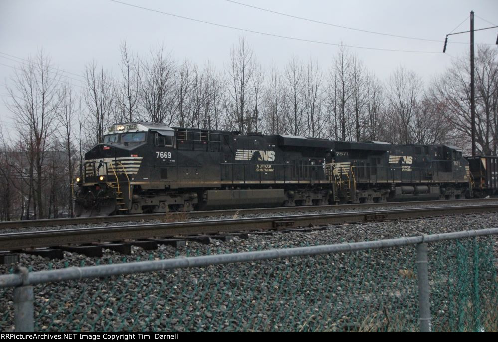 NS 7669 leads H82 west